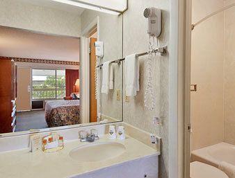 Rodeway Inn Leesburg Chain Of Lakes الغرفة الصورة