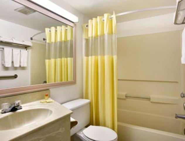 Rodeway Inn Leesburg Chain Of Lakes الغرفة الصورة